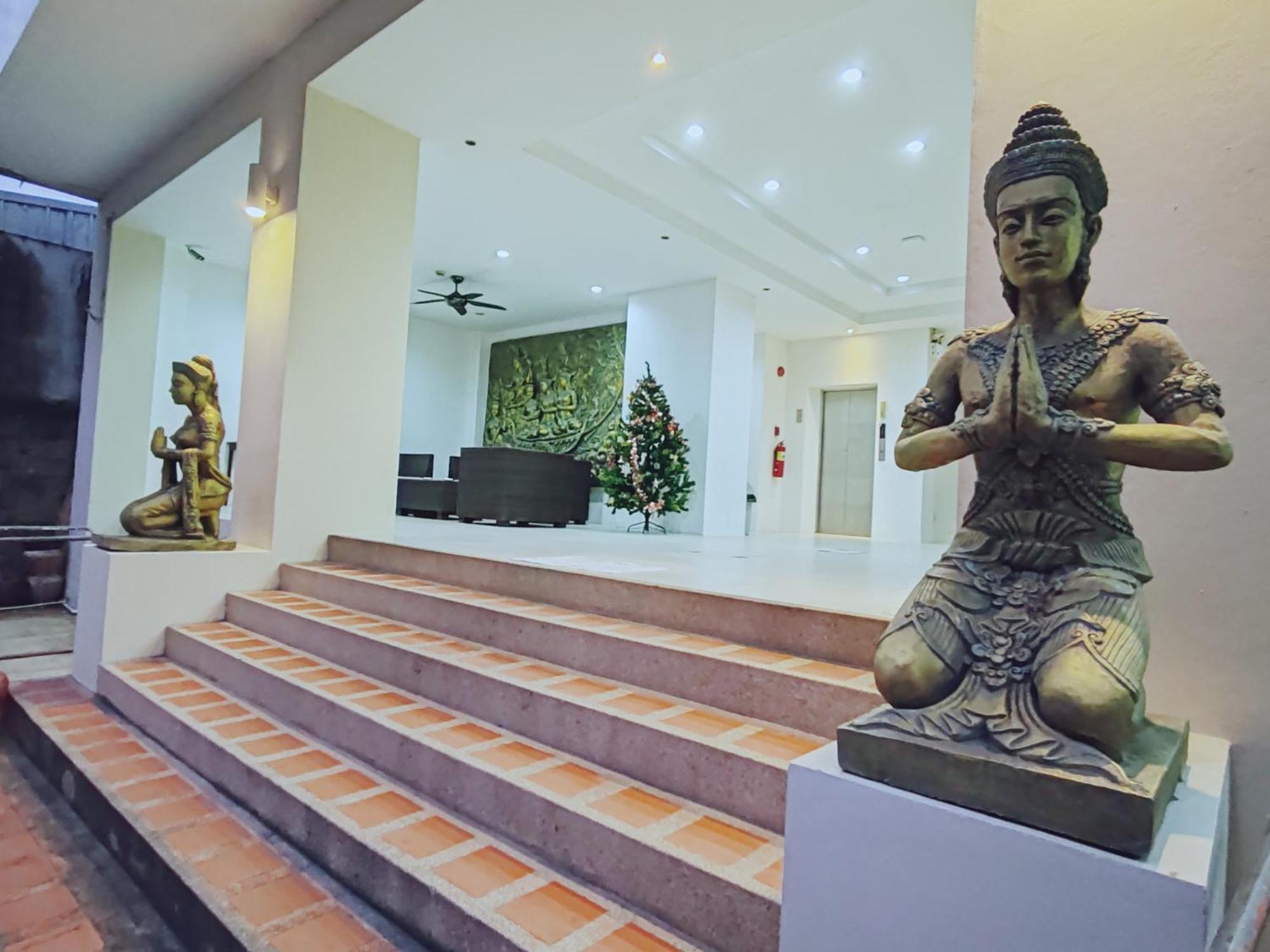Harmony Patong Hotel Exterior foto